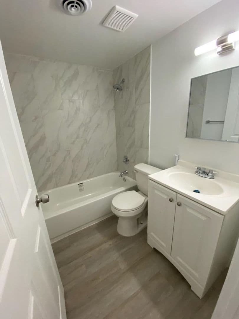 Cozy 2-Bedroom Apartment with Convenient Amenities 12 of 14
