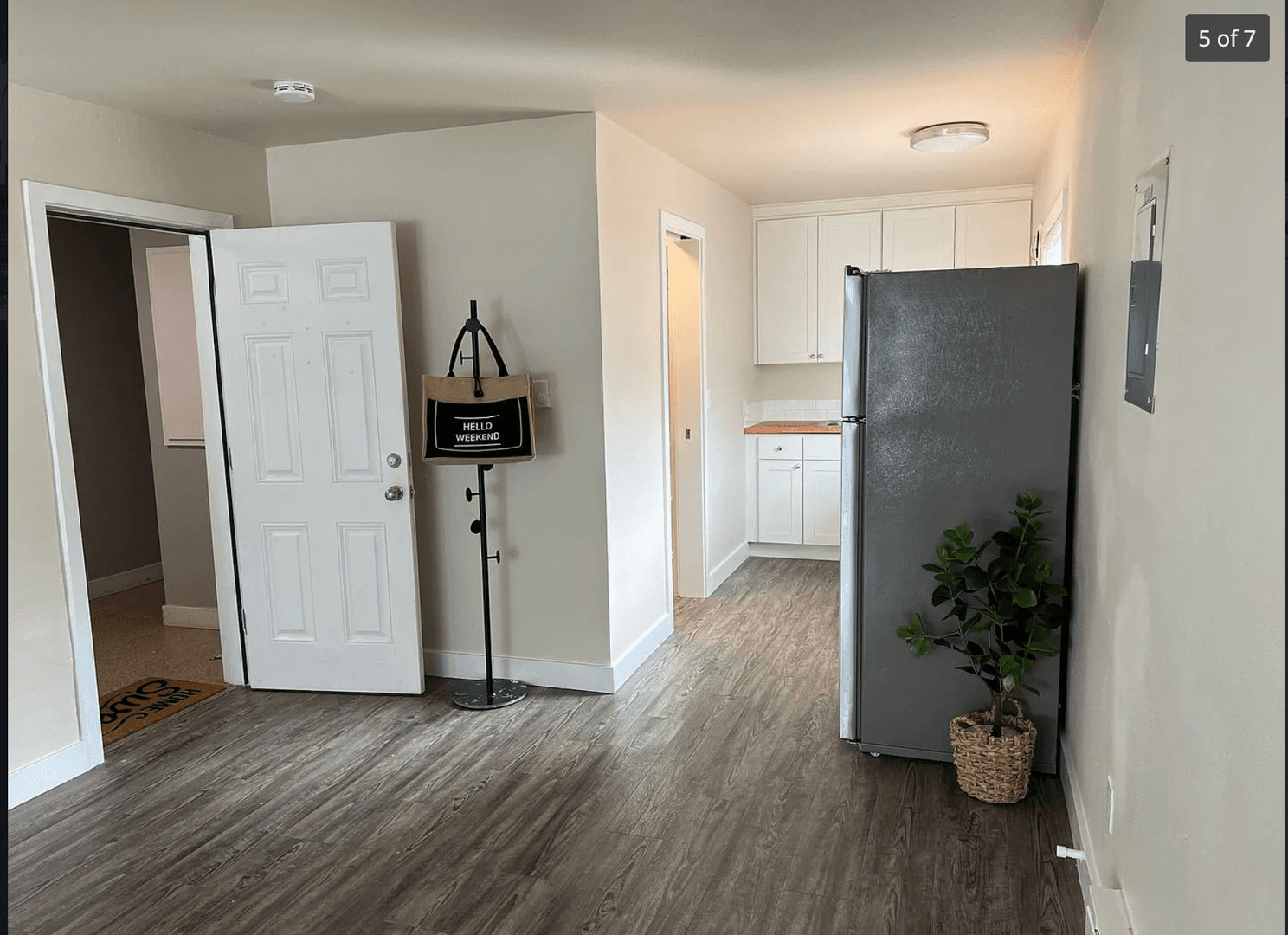 College Apartments 5 of 9