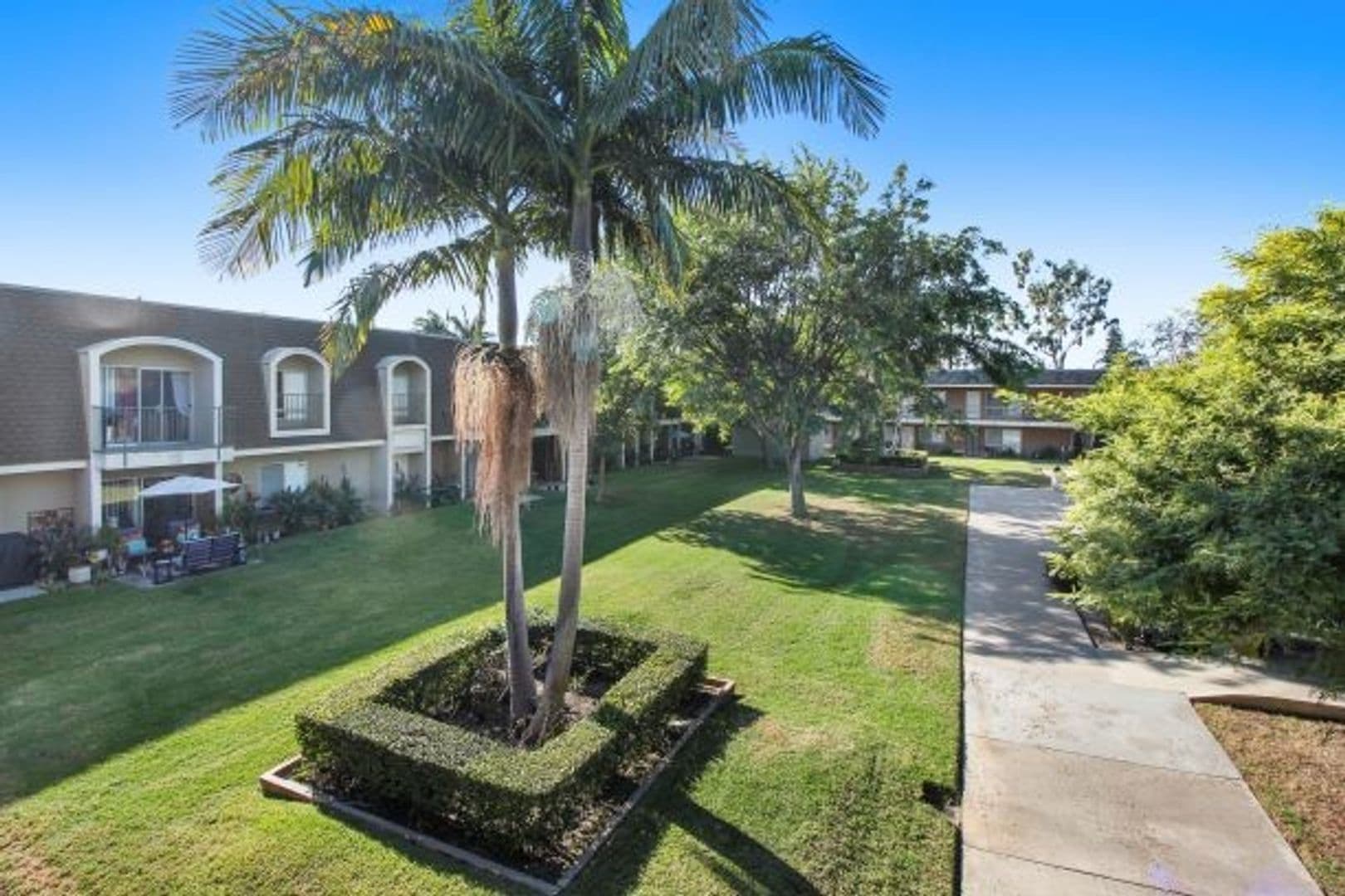 Villa Marseilles Apartments 36 of 43