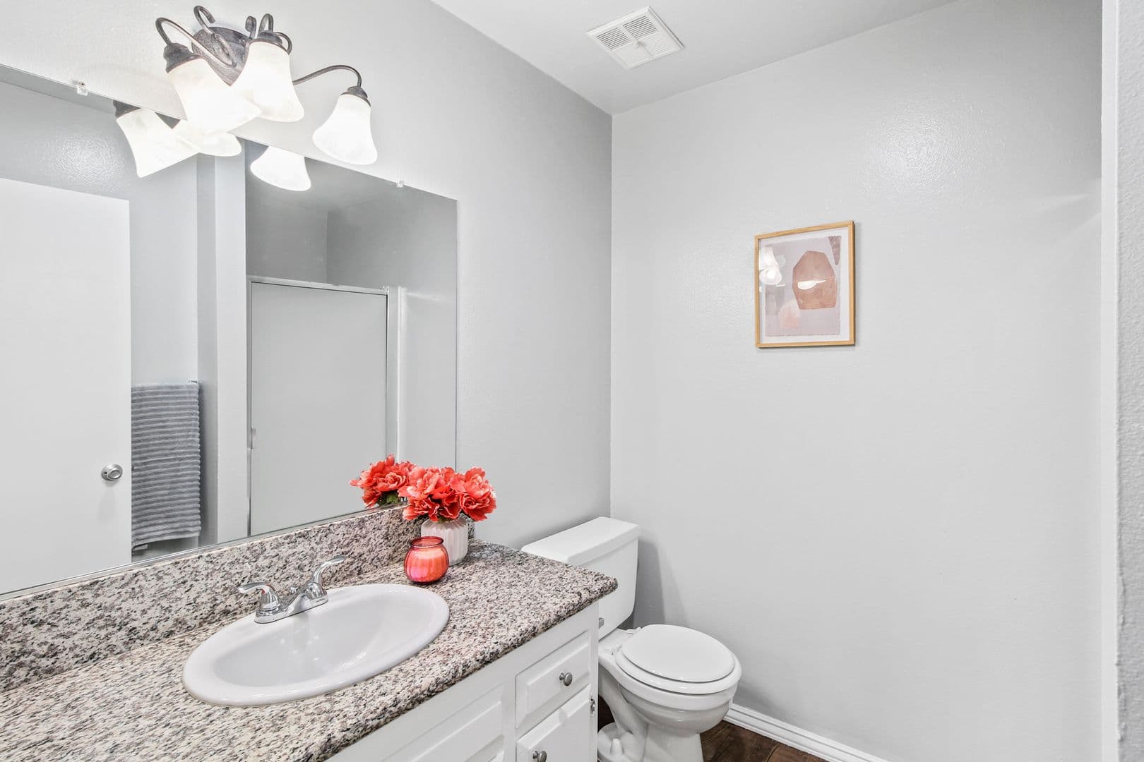 Villa Marseilles Apartments 12 of 43