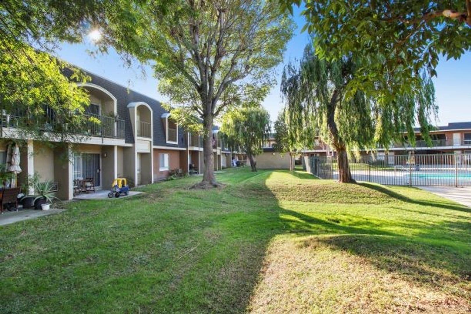 Villa Marseilles Apartments 43 of 43