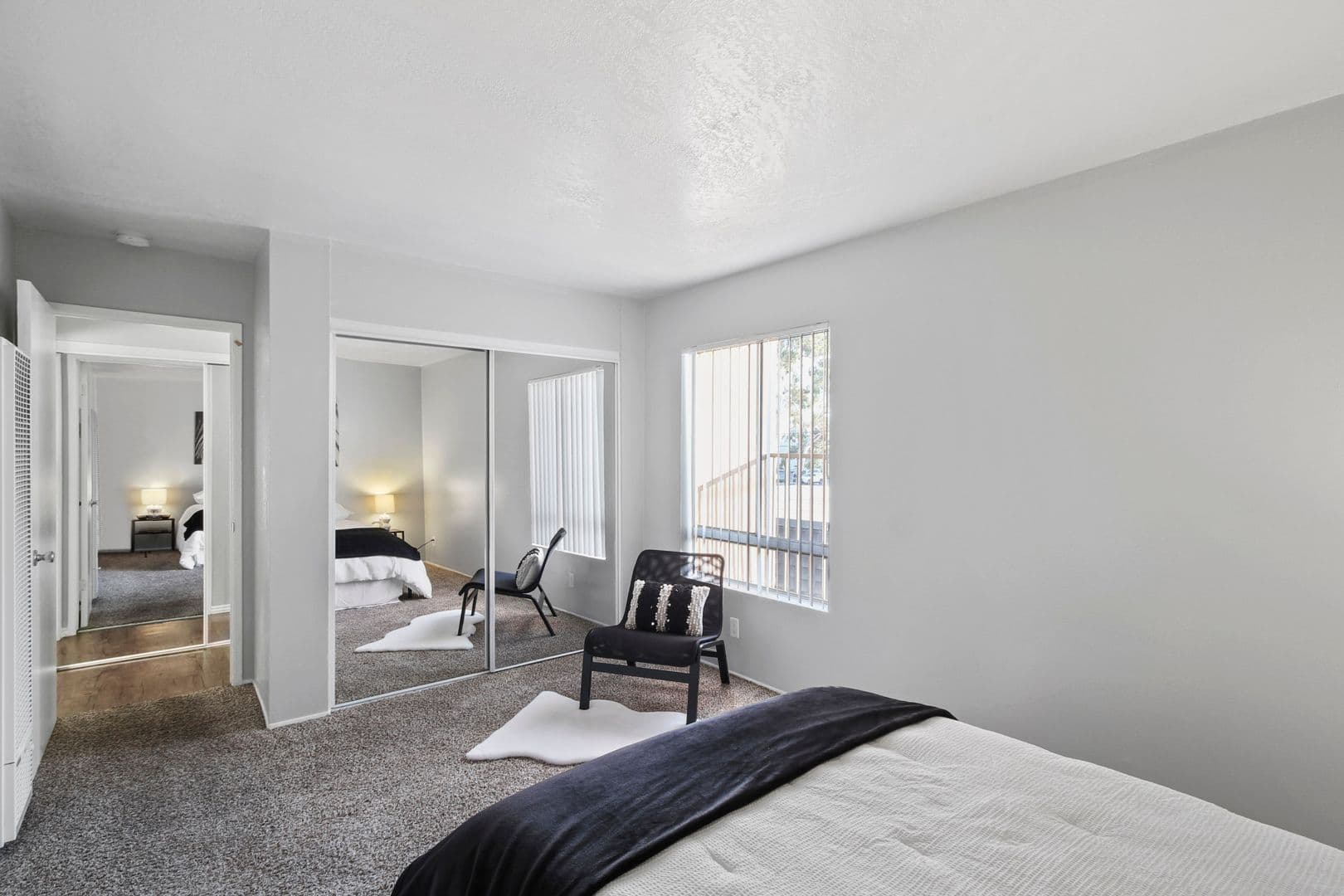 Villa Marseilles Apartments 7 of 42