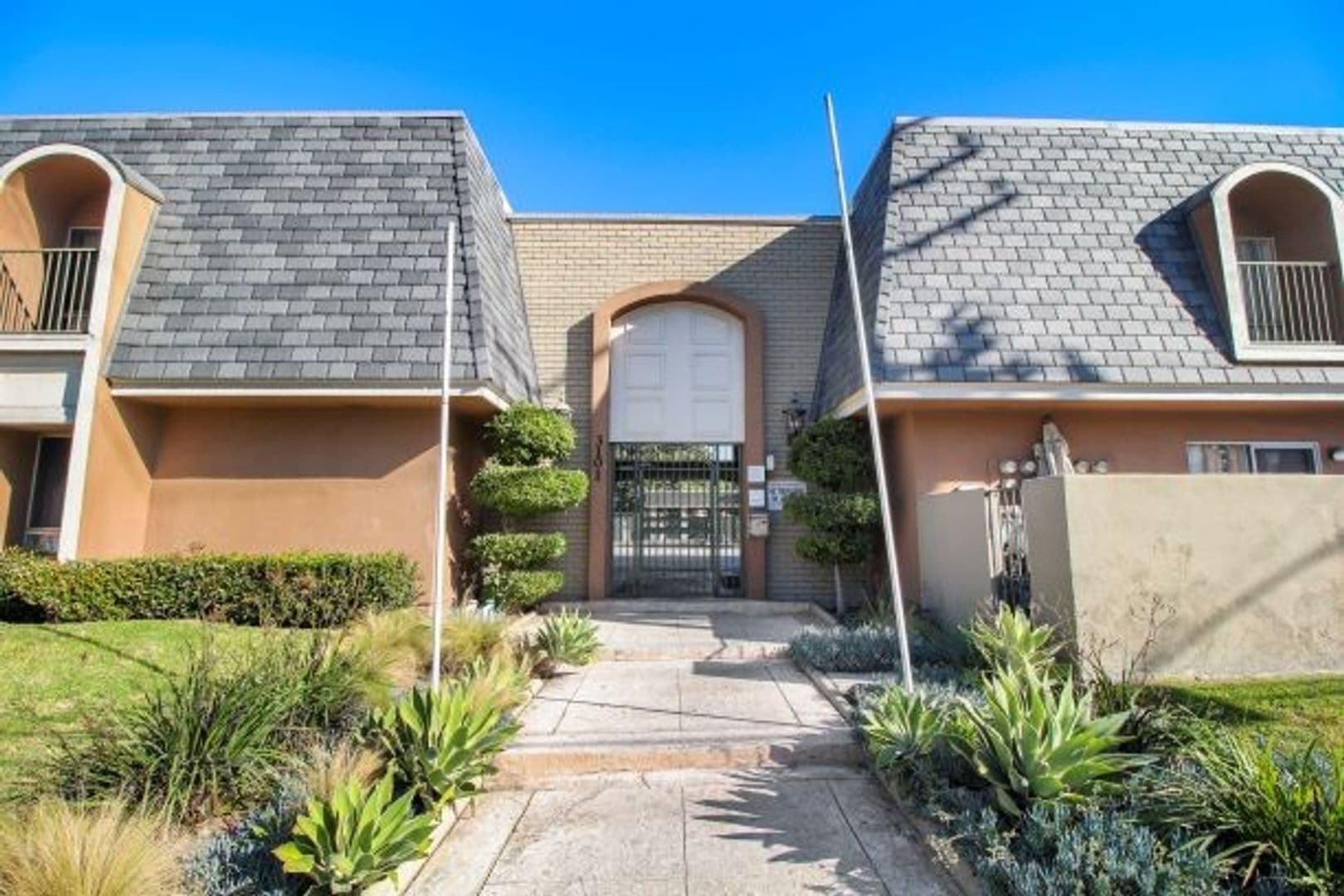 Villa Marseilles Apartments 35 of 42