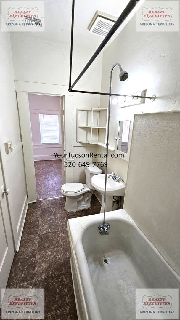 8th Street and Euclid - 1 bedroom 1 bath ready for move-in 4 of 10