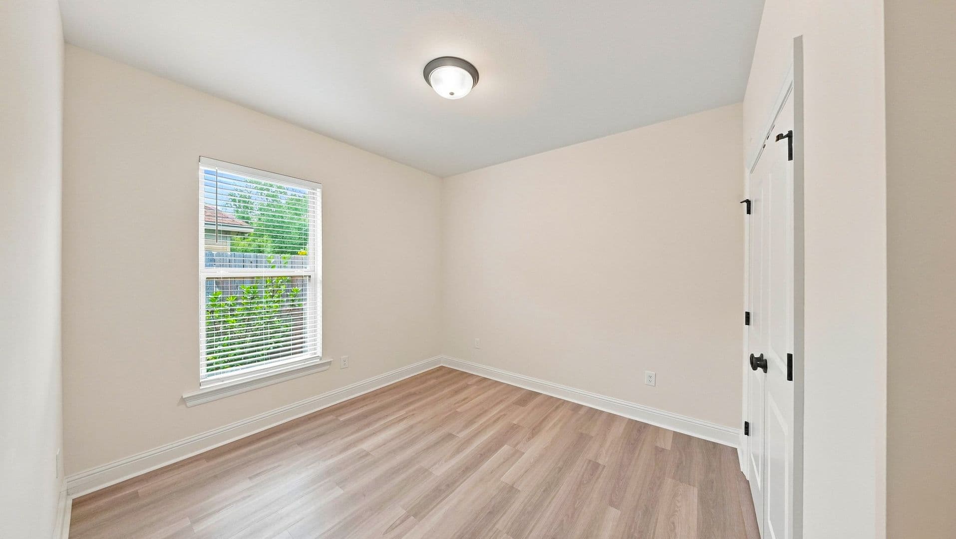 7211 Kenilworth Crossing Avenue - CONSIGNMENT 8 of 22