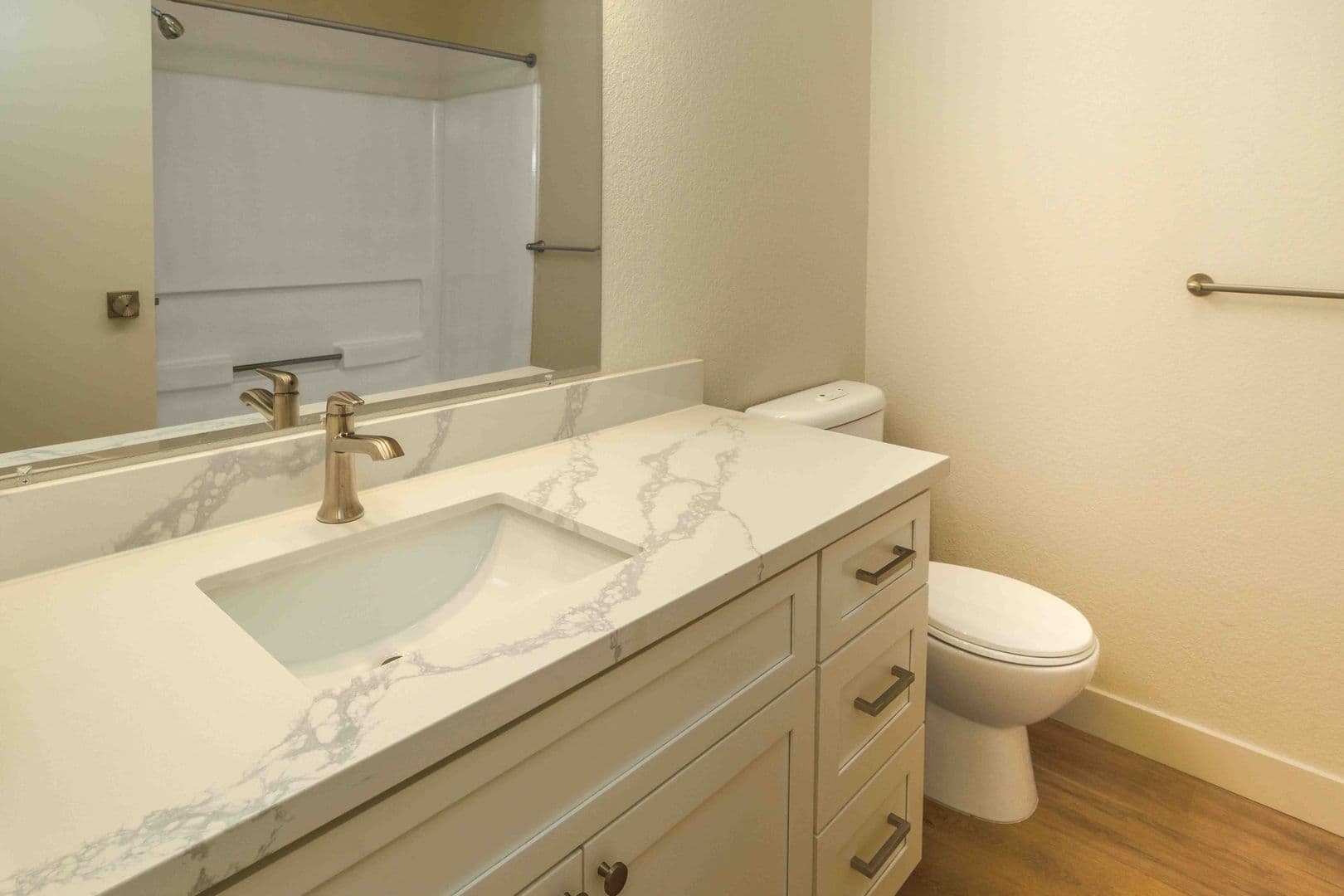 Creekside Village Apartments 15 of 17
