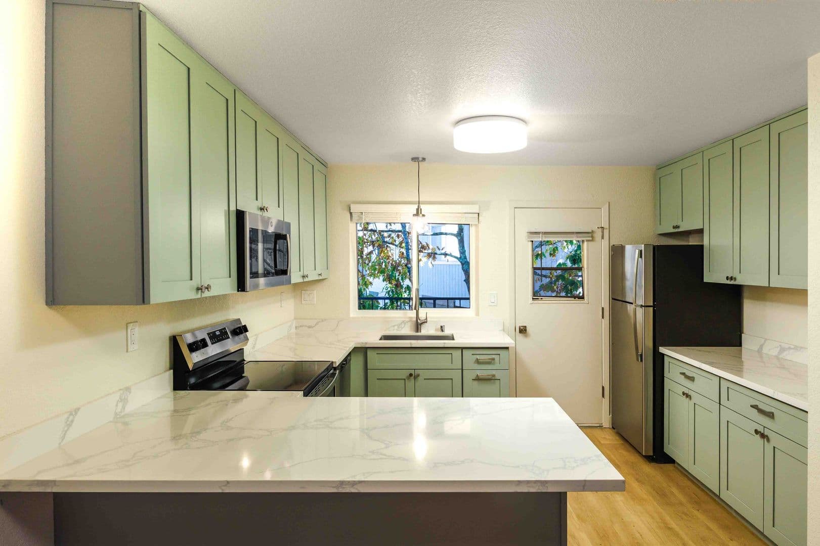 Creekside Village Apartments 4 of 17