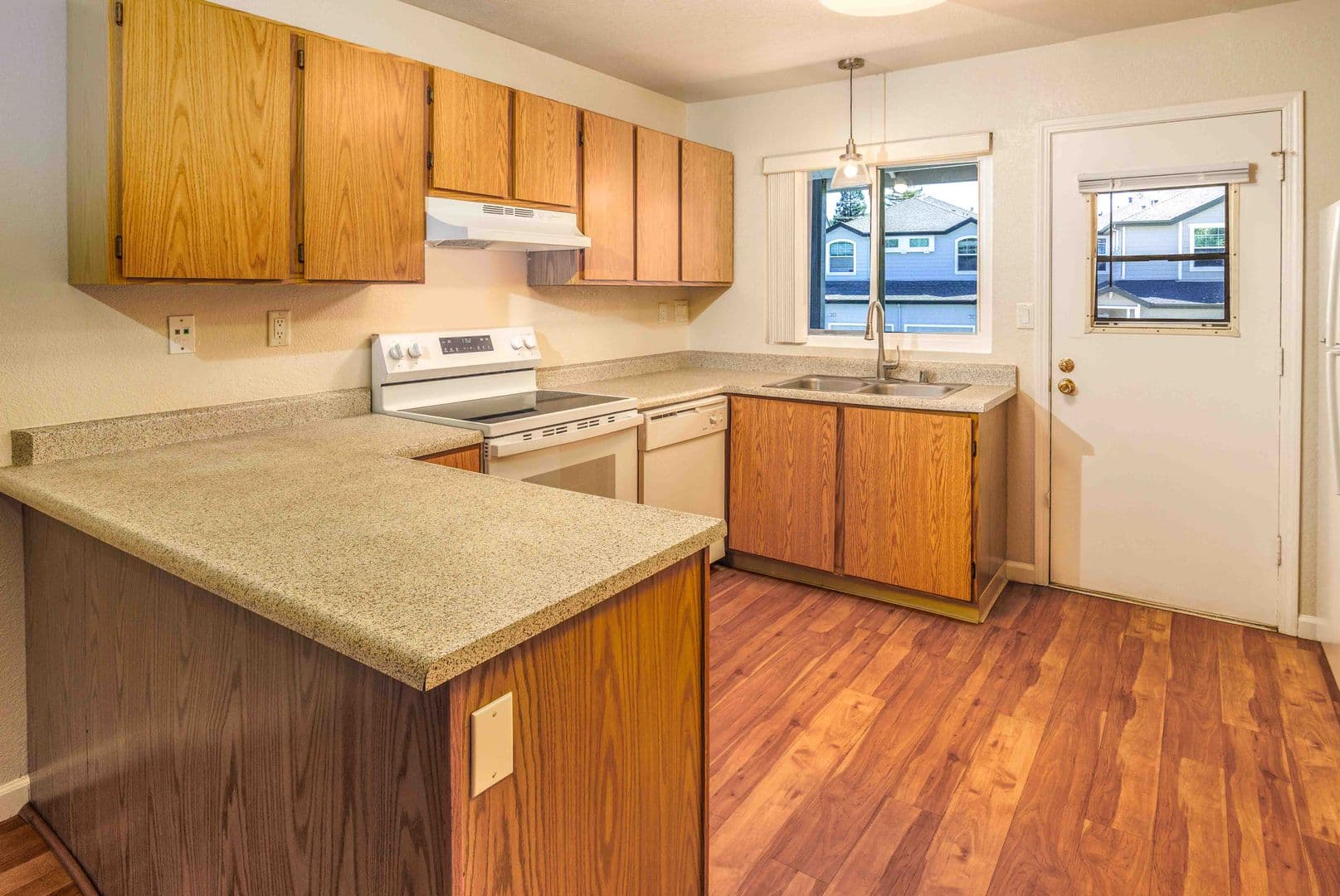 Creekside Village Apartments 4 of 13