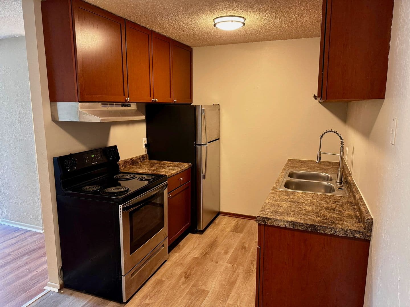 York Ave Apartments 6 of 8