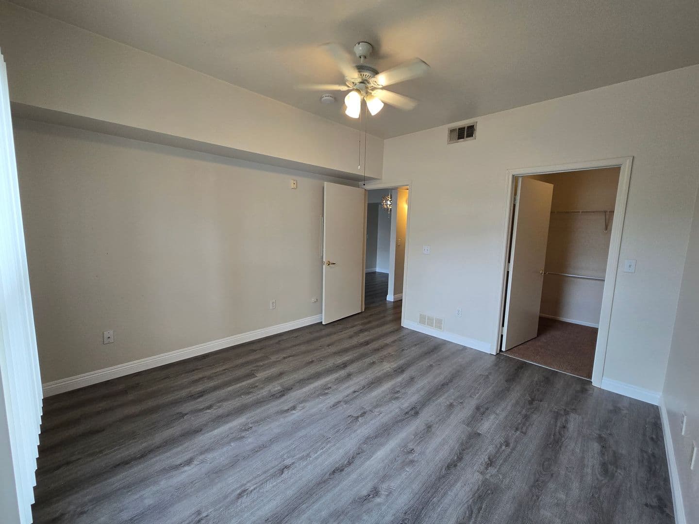 Russell Rd W 9620 #1122 14 of 25