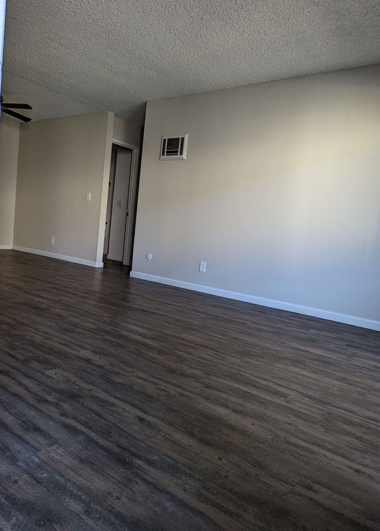 Cordova Apartment 2 of 6