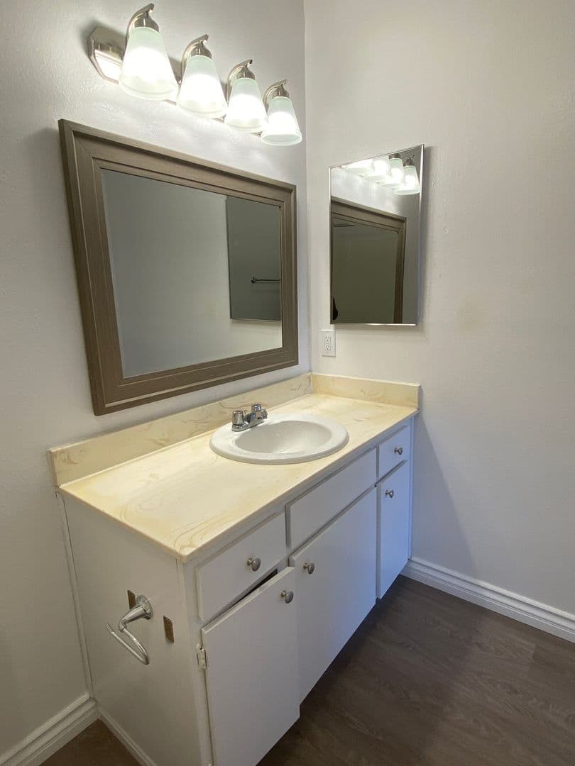Cordova Apartment 6 of 6