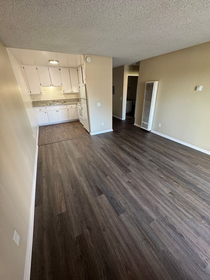 Burkhart Apartments 6 of 9