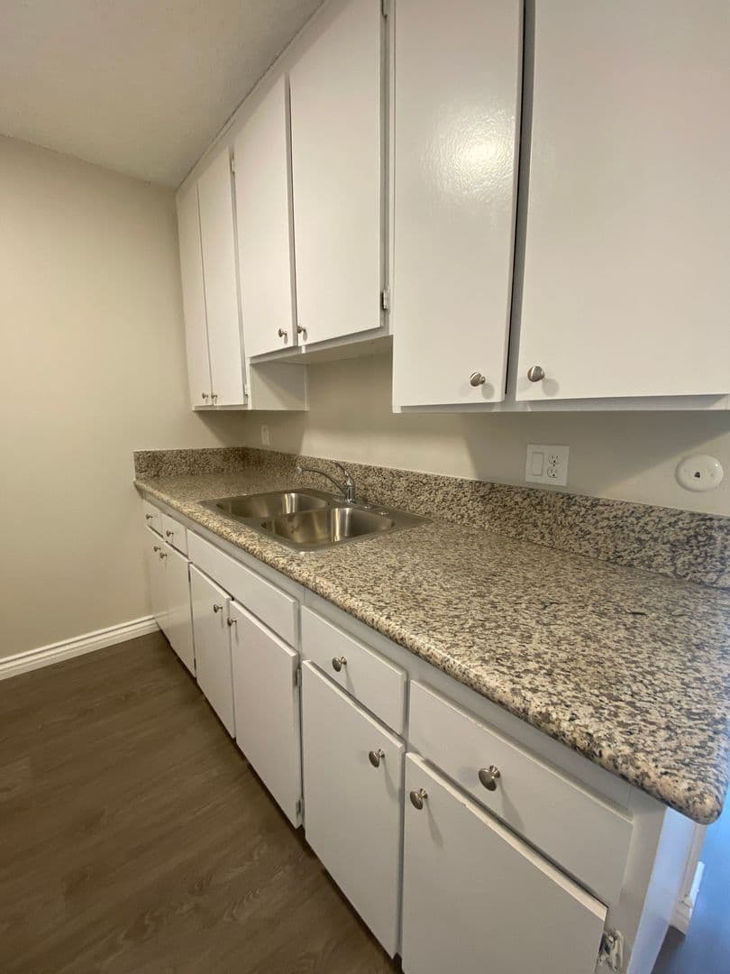 Cordova Apartment 3 of 6