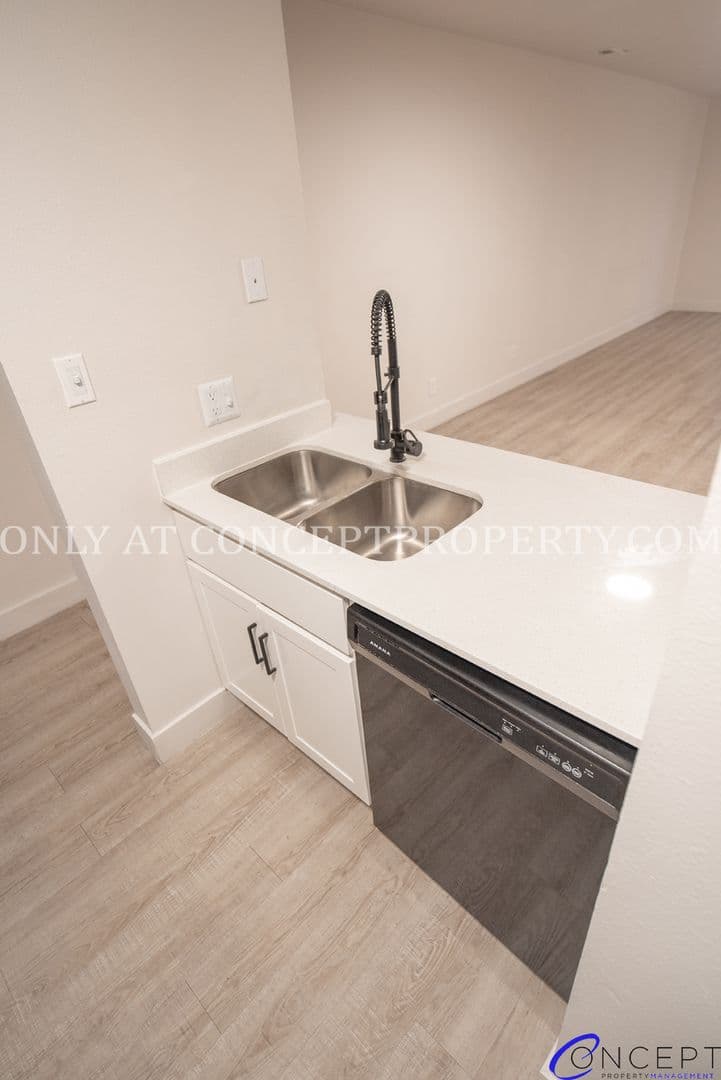 Lofts on 5th 10 of 27