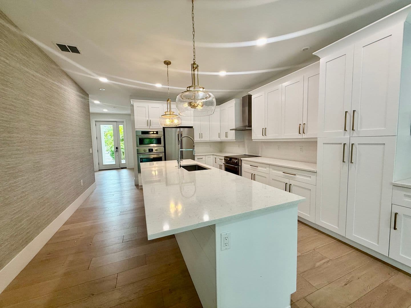3319 S Osprey Avenue 4 of 37