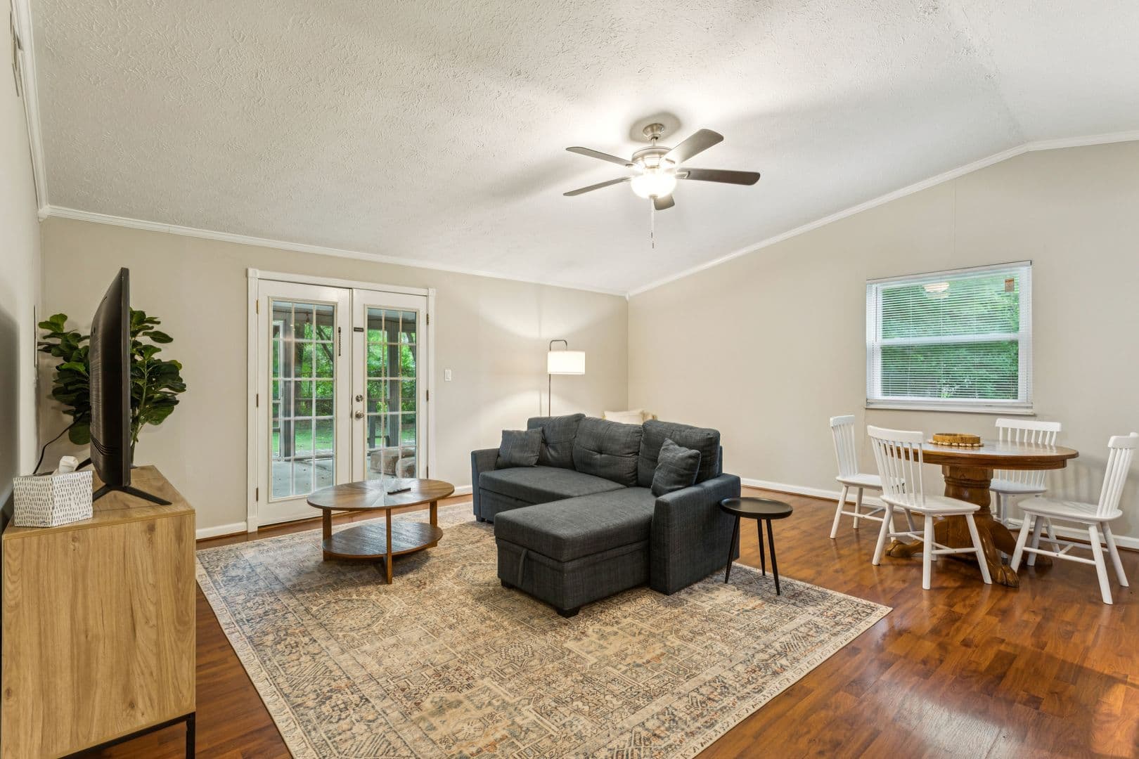 501 Ashwood Drive 27 of 52