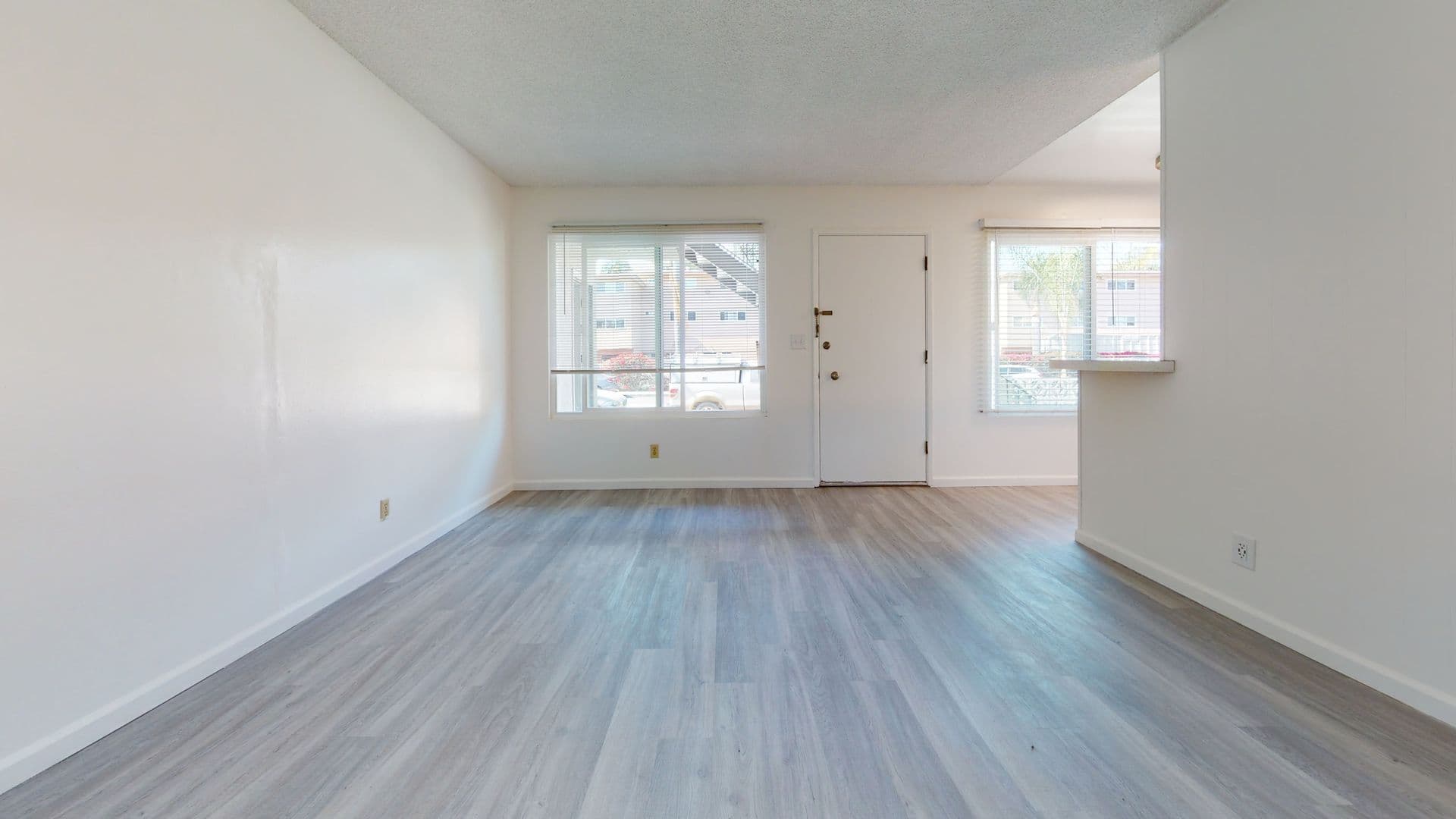 6587 Cervantes Rd 5 of 9