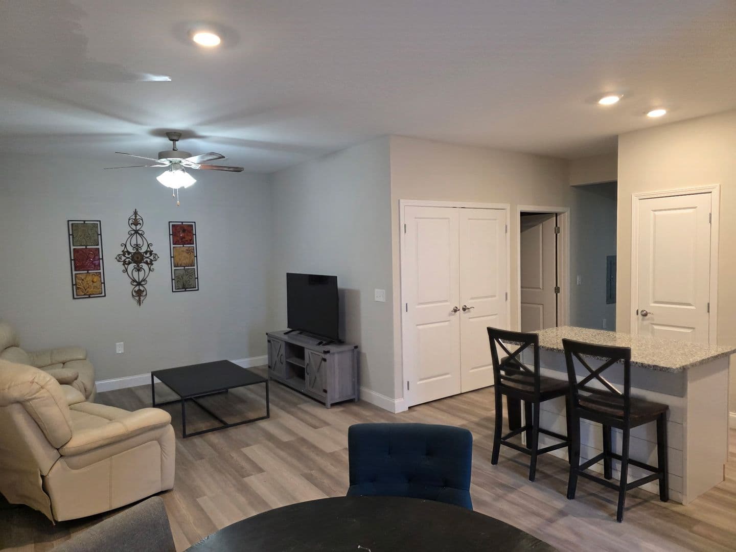 2212 Hickory Street 1 of 9