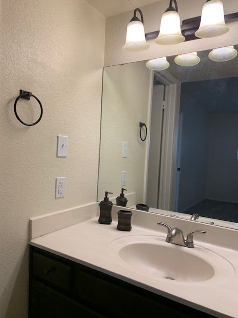 Desert Springs Apartments 10 of 38
