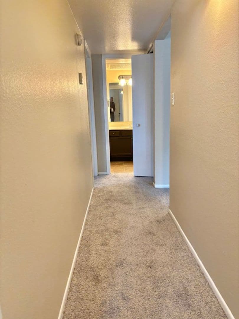 Desert Springs Apartments 21 of 64