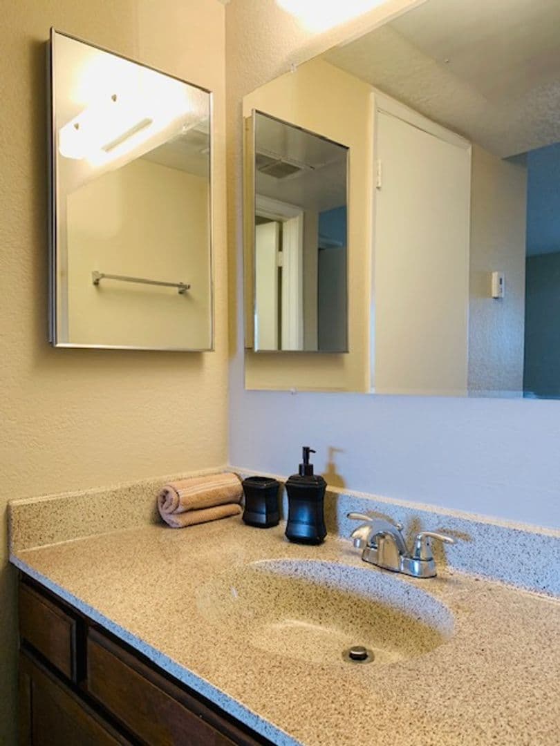 Desert Springs Apartments 28 of 51
