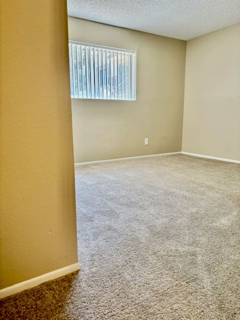Desert Springs Apartments 31 of 64