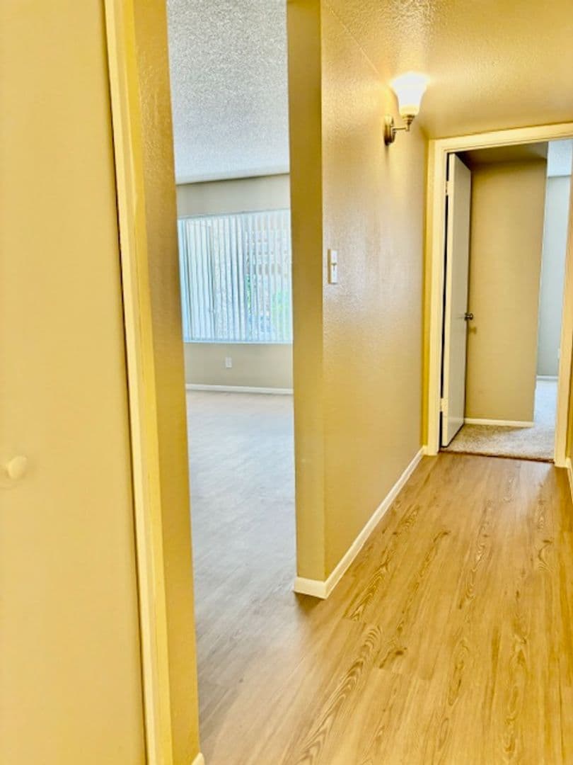 Desert Springs Apartments 41 of 45