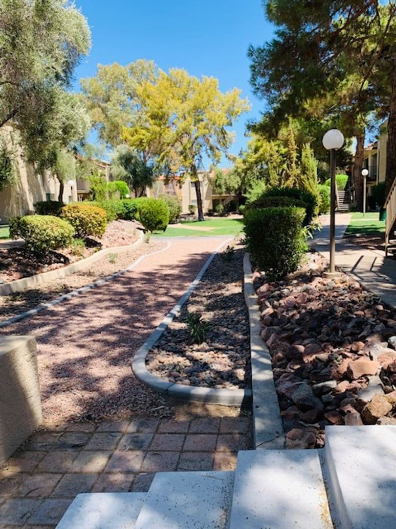 Desert Springs Apartments 14 of 47