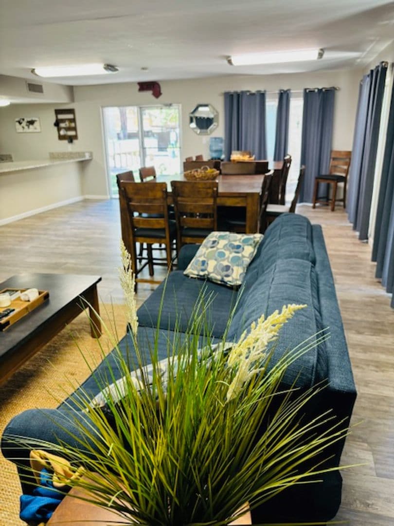 Desert Springs Apartments 41 of 47