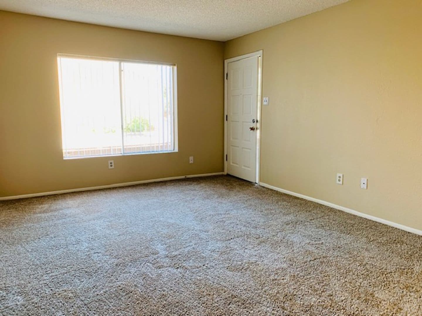 Desert Springs Apartments 23 of 47