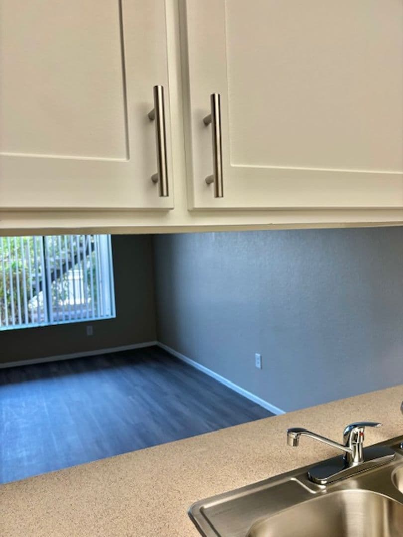 Desert Springs Apartments 29 of 37