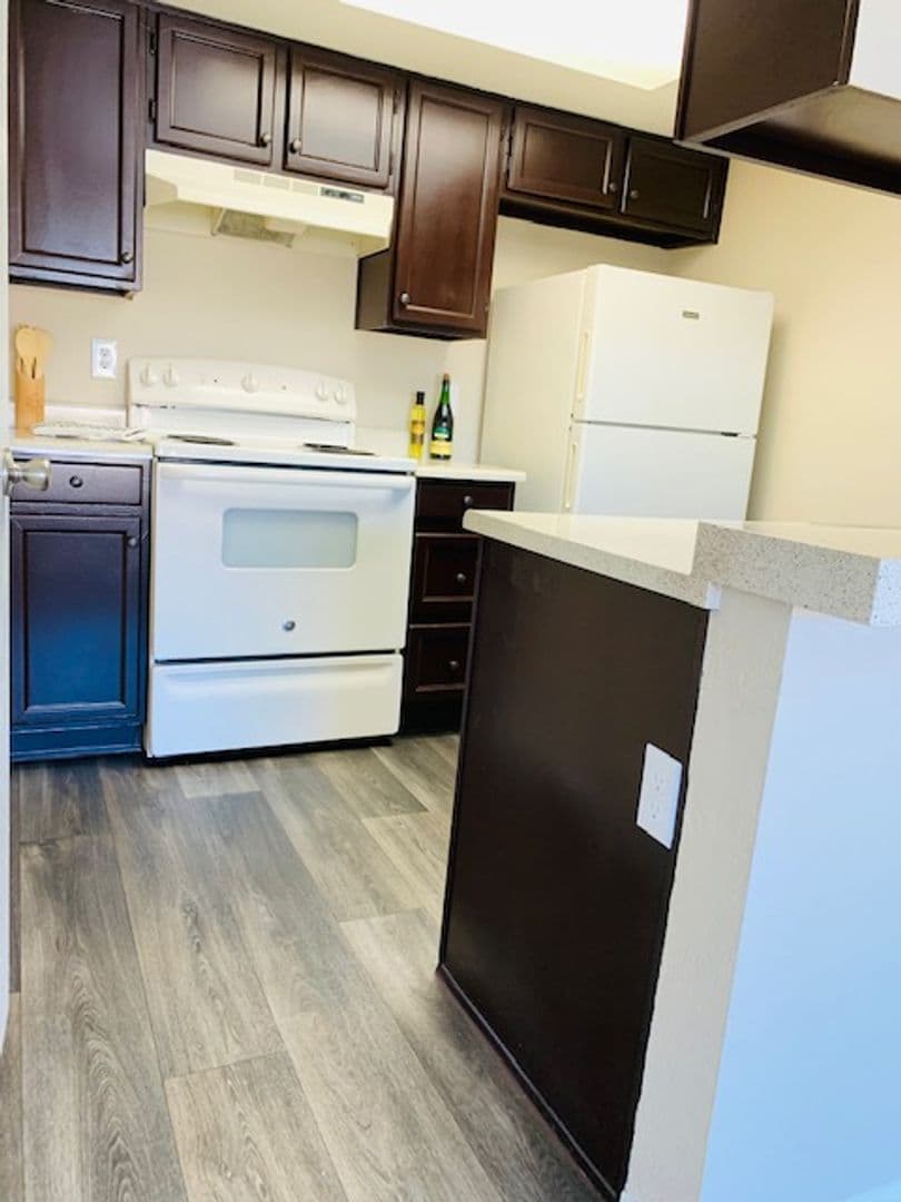 Desert Springs Apartments 2 of 32