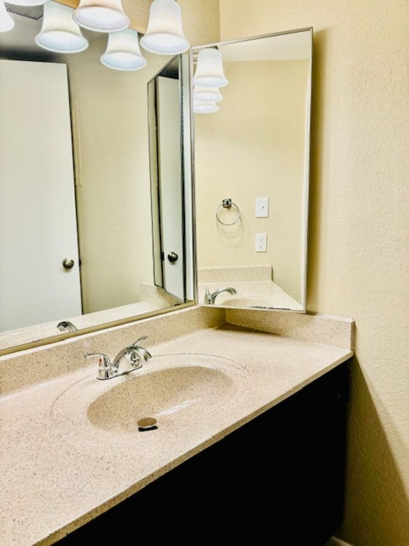 Desert Springs Apartments 49 of 61
