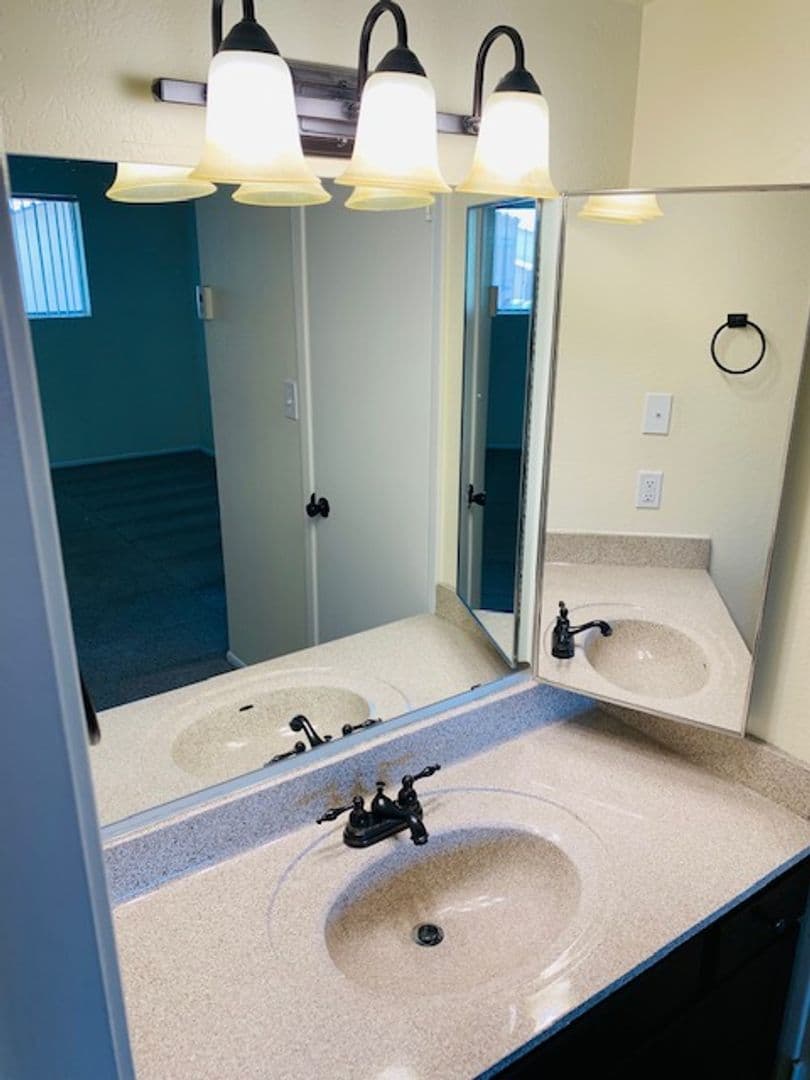 Desert Springs Apartments 4 of 38