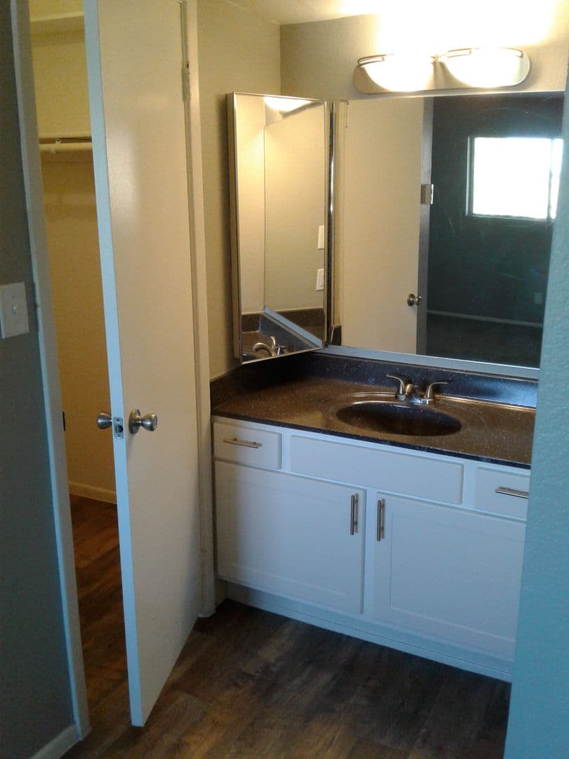 Desert Springs Apartments 6 of 29