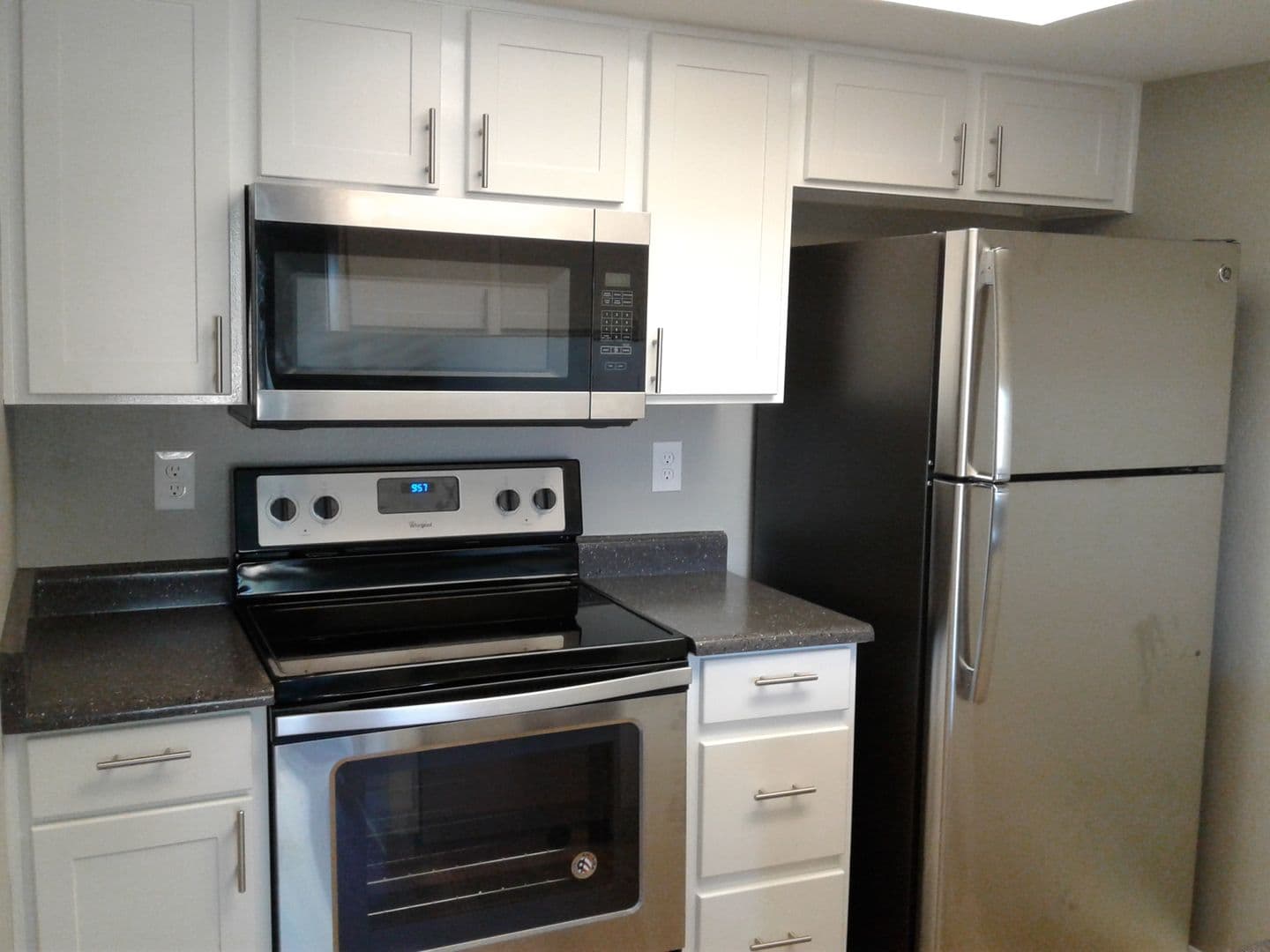 Desert Springs Apartments 7 of 29