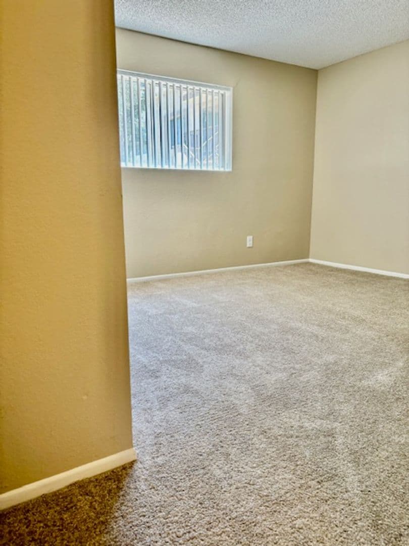 Desert Springs Apartments 30 of 63