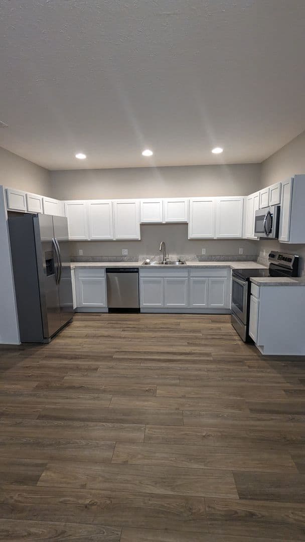642 Treadway Blvd 3 of 9