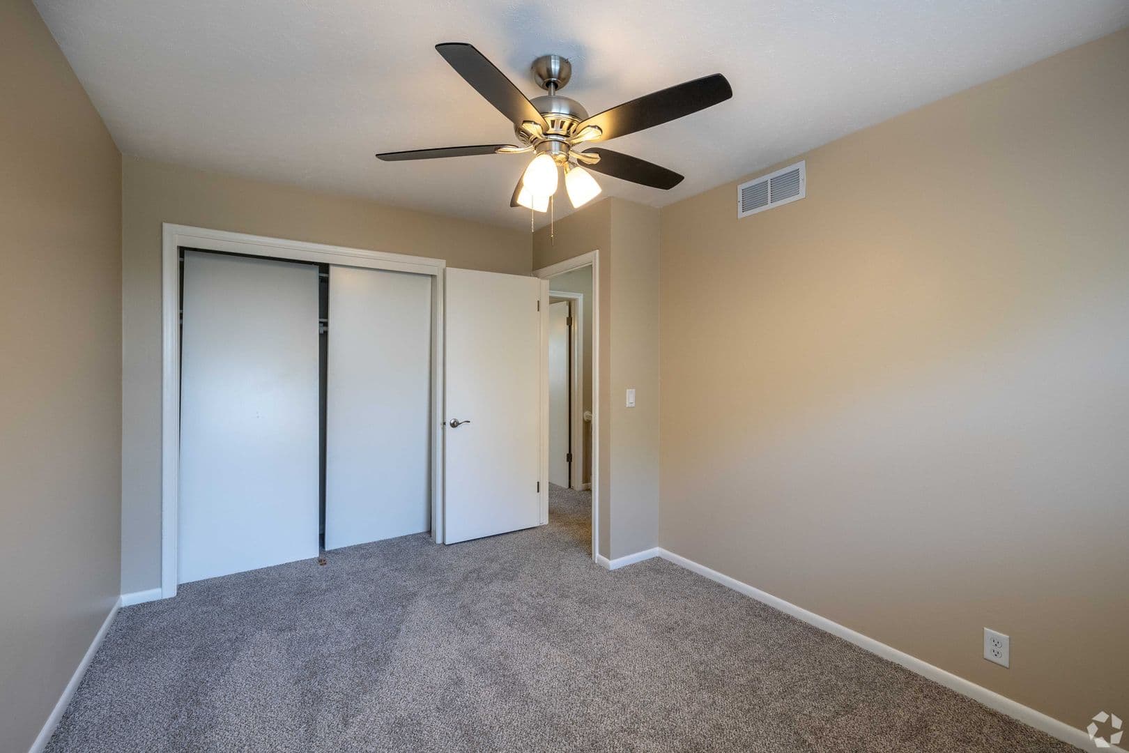 Sunset Hills Townhomes 9 of 10