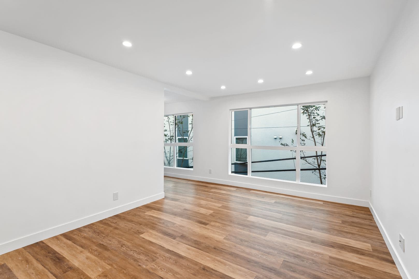 1563 Gordon Street 7 of 17