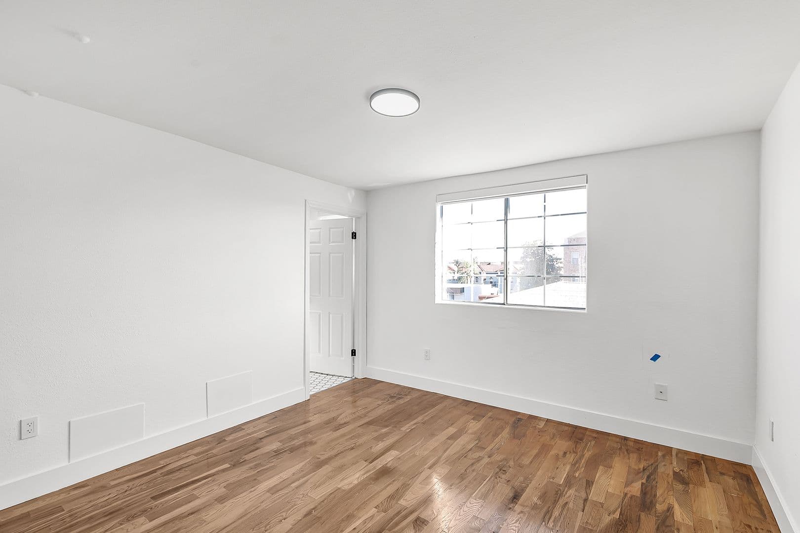 1827 Wilcox Ave 11 of 13