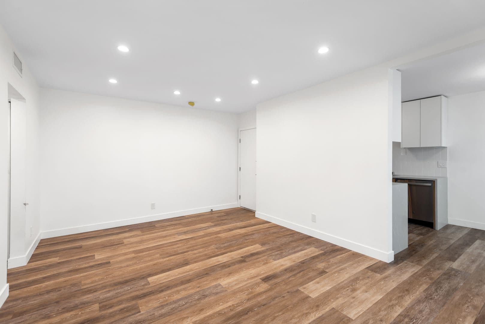 1563 Gordon Street 6 of 17