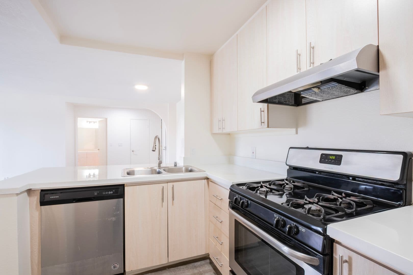 10020 Zelzah Avenue 8 of 18