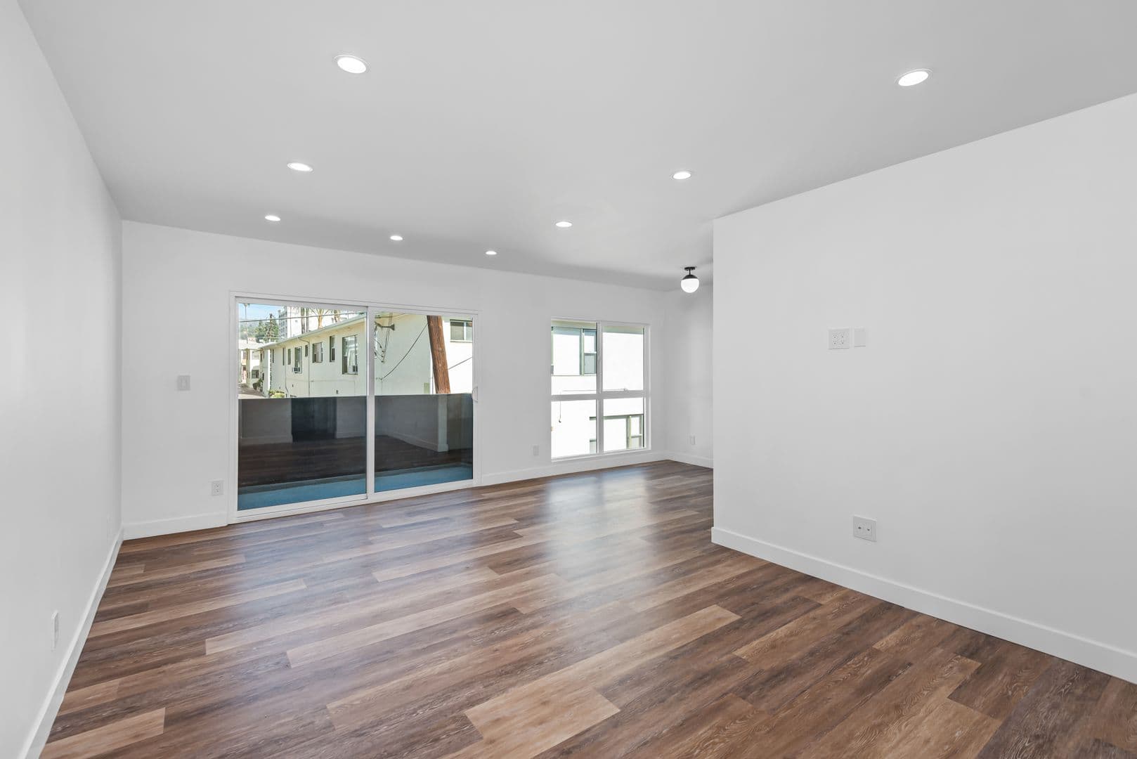 1563 Gordon Street 12 of 17