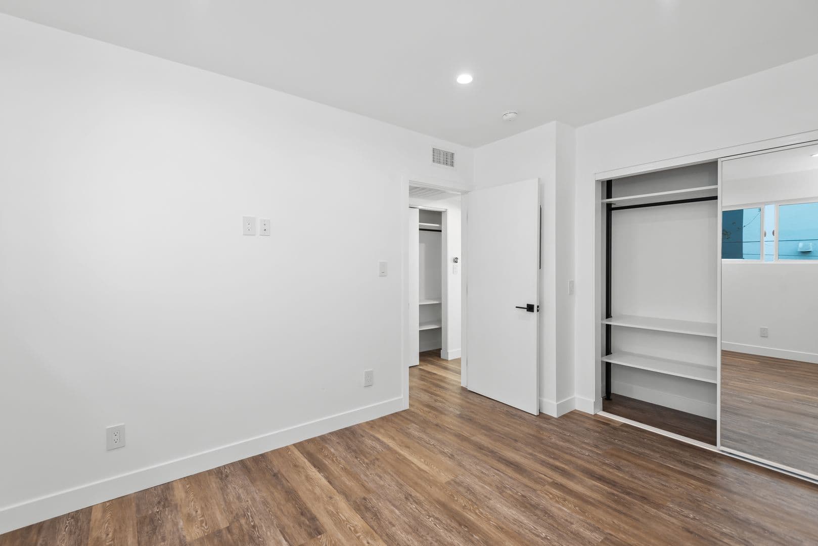 1563 Gordon Street 16 of 17
