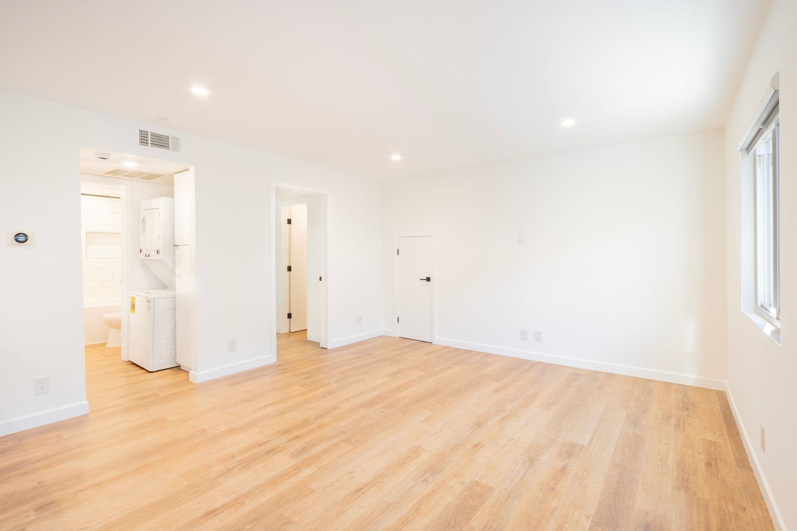 5847 Willoughby Avenue 6 of 18