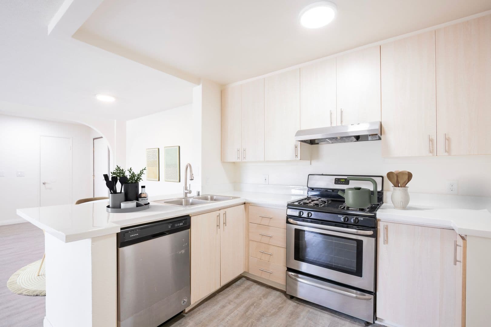 10020 Zelzah Avenue 3 of 18