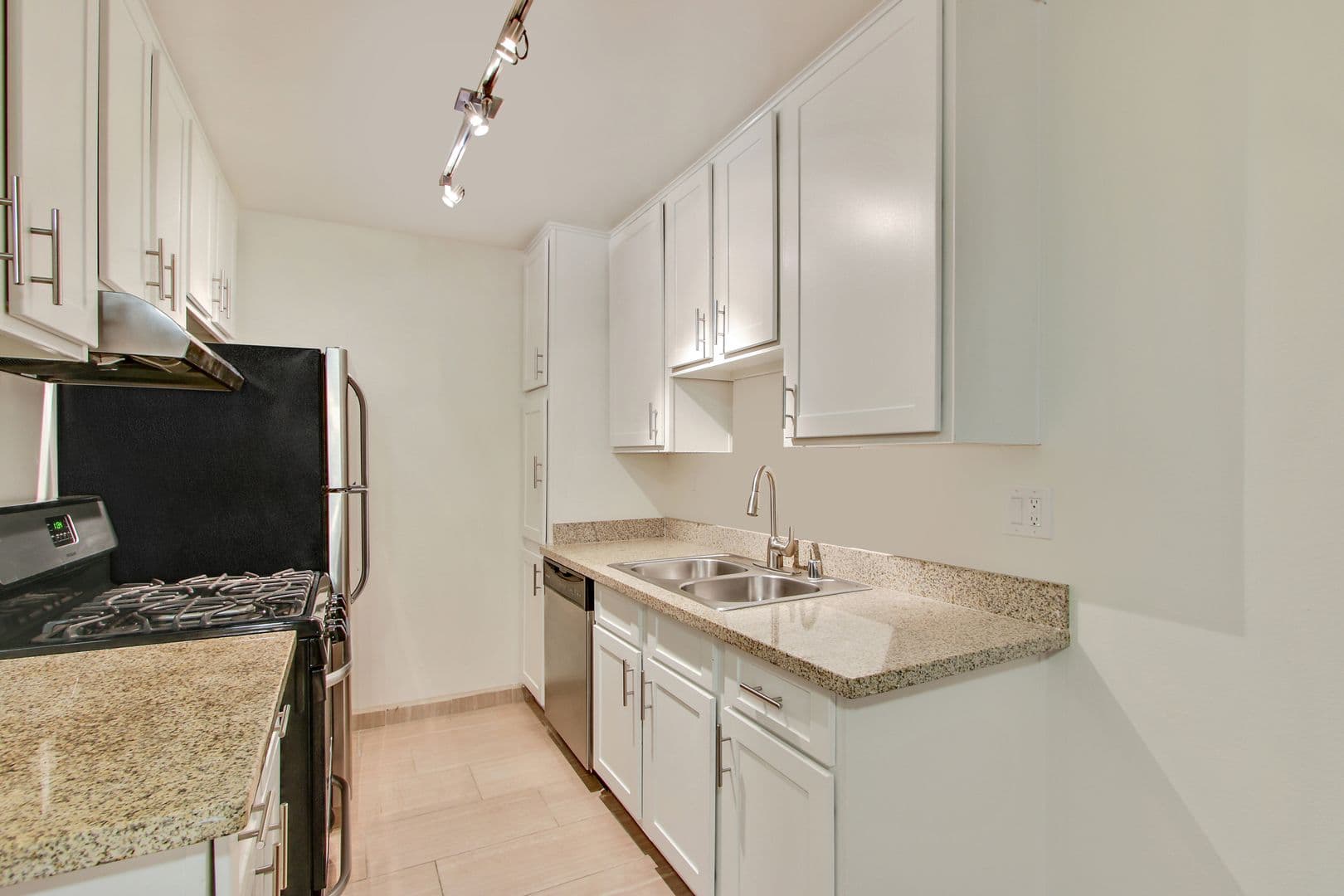 514 S Catalina Street - Tremont Apartments 6 of 10