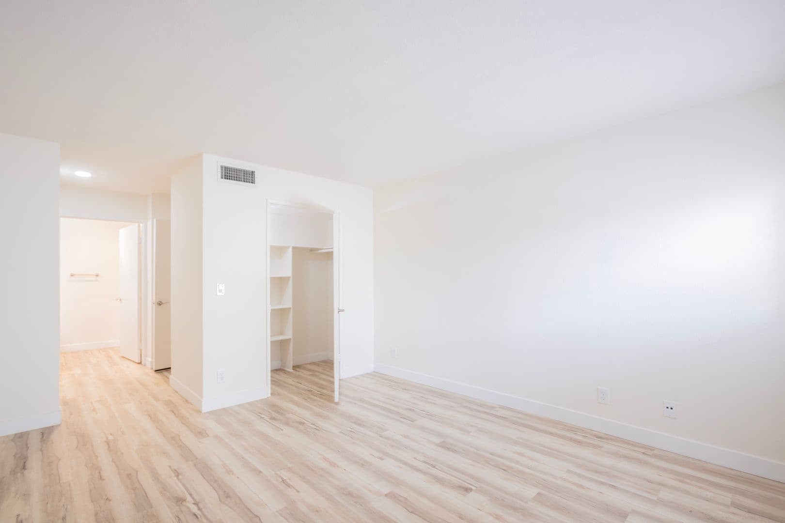10020 Zelzah Avenue 8 of 13